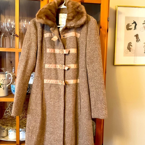 Screen Accurate Lorelai Gilmore coat. Size 8. - Picture 2 of 4